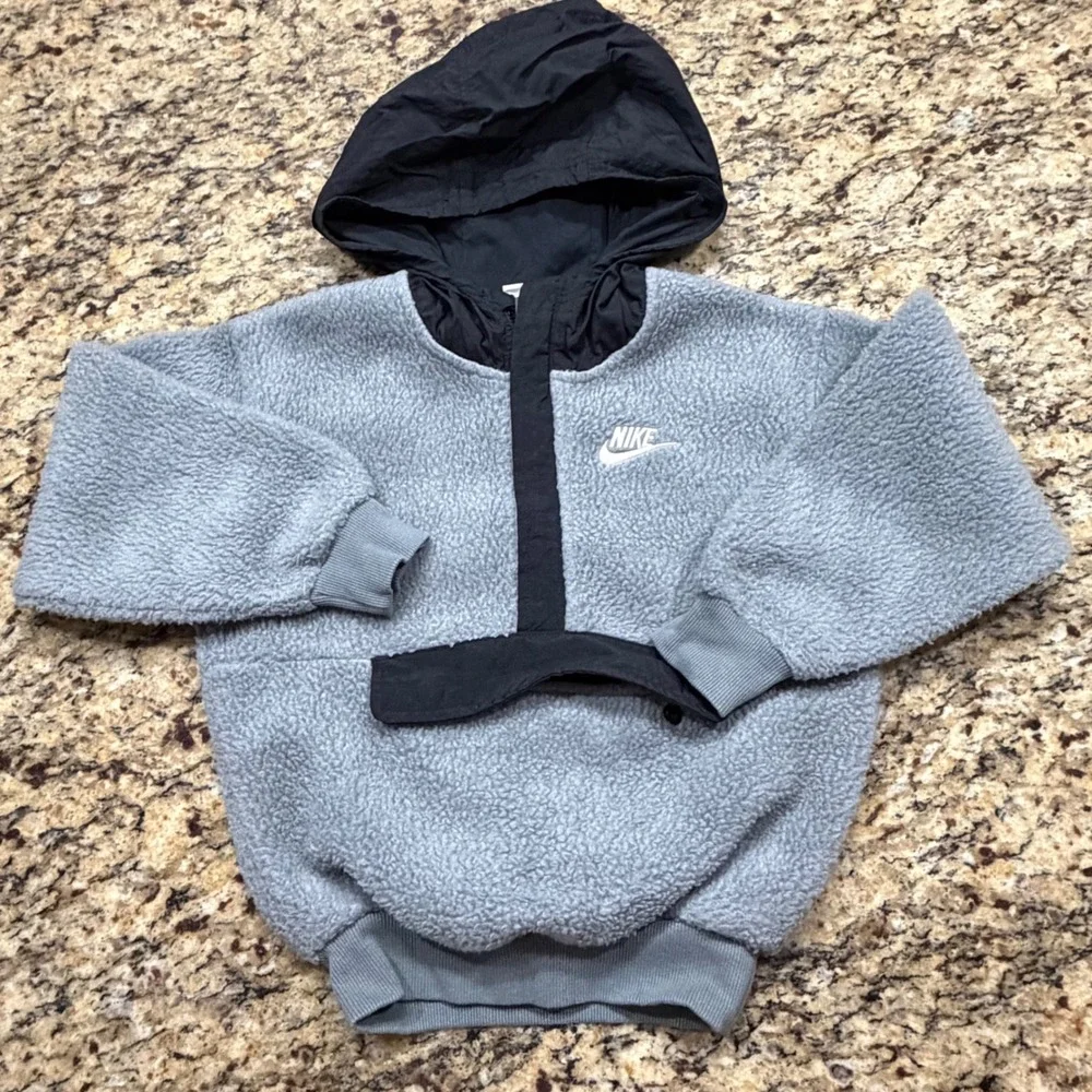 Nike Kids Gray Sherpa Fleece Quarter Zip Hoodie Black Hood XS 6-7‎